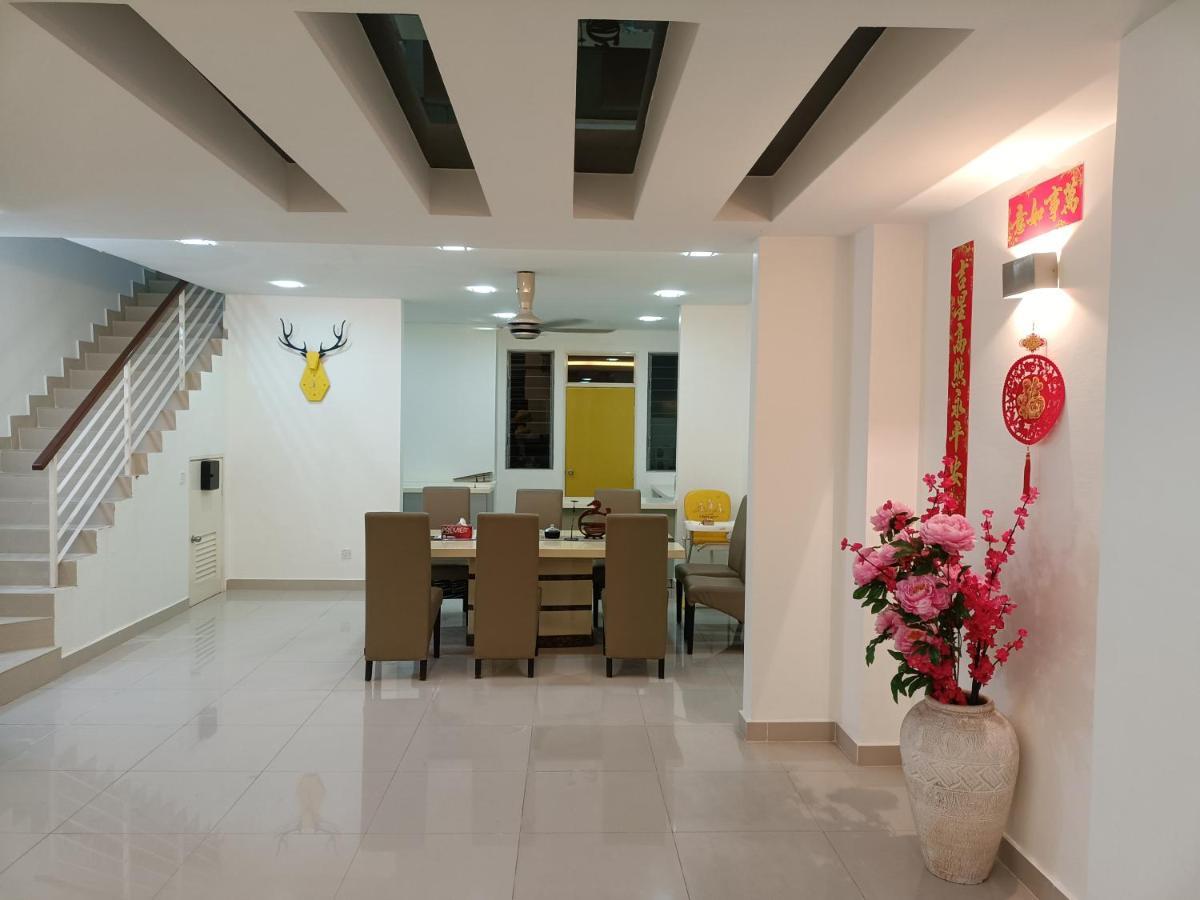Entire Residential Home•Jia Residences Bkt Serdang沙登温暖的家 سيري كيمبانغان المظهر الخارجي الصورة