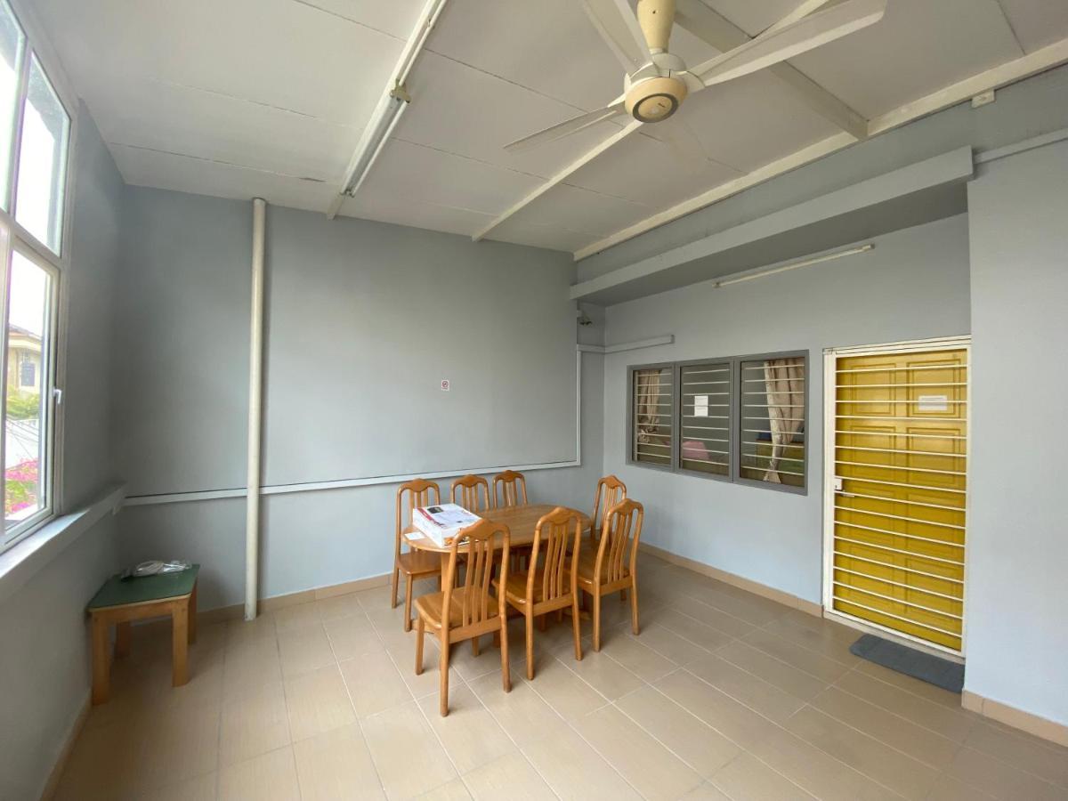 Entire Residential Home•Jia Residences Bkt Serdang沙登温暖的家 سيري كيمبانغان المظهر الخارجي الصورة
