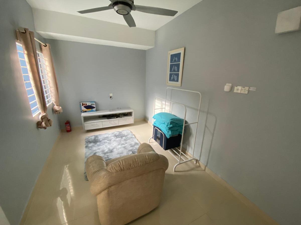 Entire Residential Home•Jia Residences Bkt Serdang沙登温暖的家 سيري كيمبانغان المظهر الخارجي الصورة